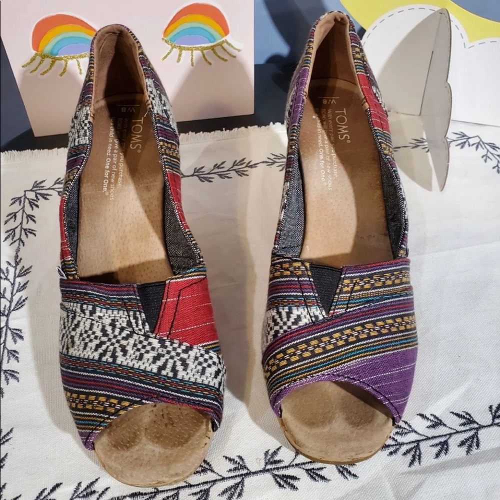 TOMS Aztec wedges size 8